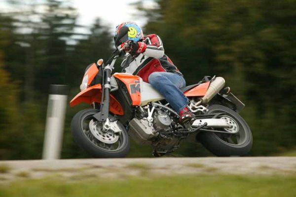 ktm950sm33-0160F0933F-F493-9EB1-D5A6-3DB72E76FA95.jpg